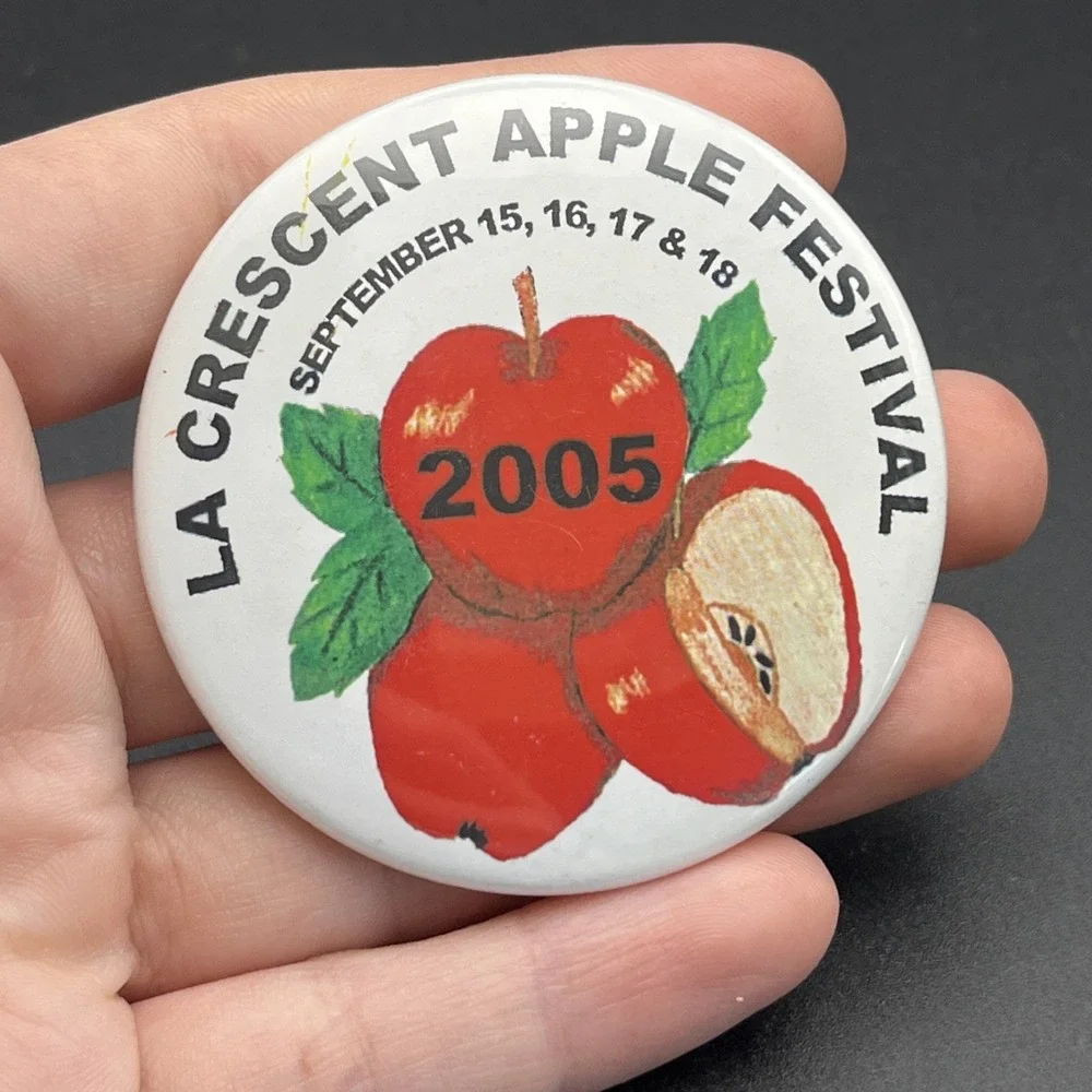 2005 LA Crescent Apple Festival Button Pin